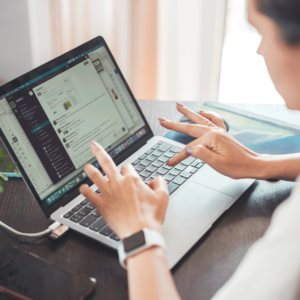 How to use laptop for beginners step by step?