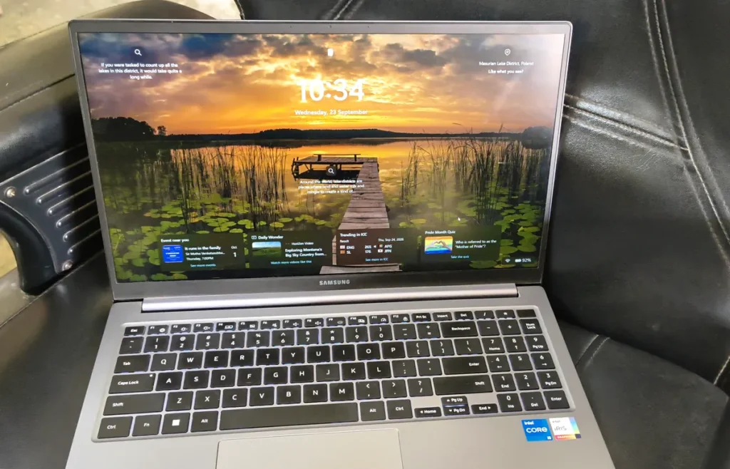 Galaxy Book4 Metal 15.6 inch Full HD anti-glare display