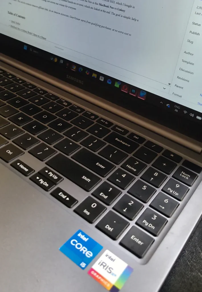 Galaxy Book4 Metal backlit keyboard with numpad and Intel Core i5