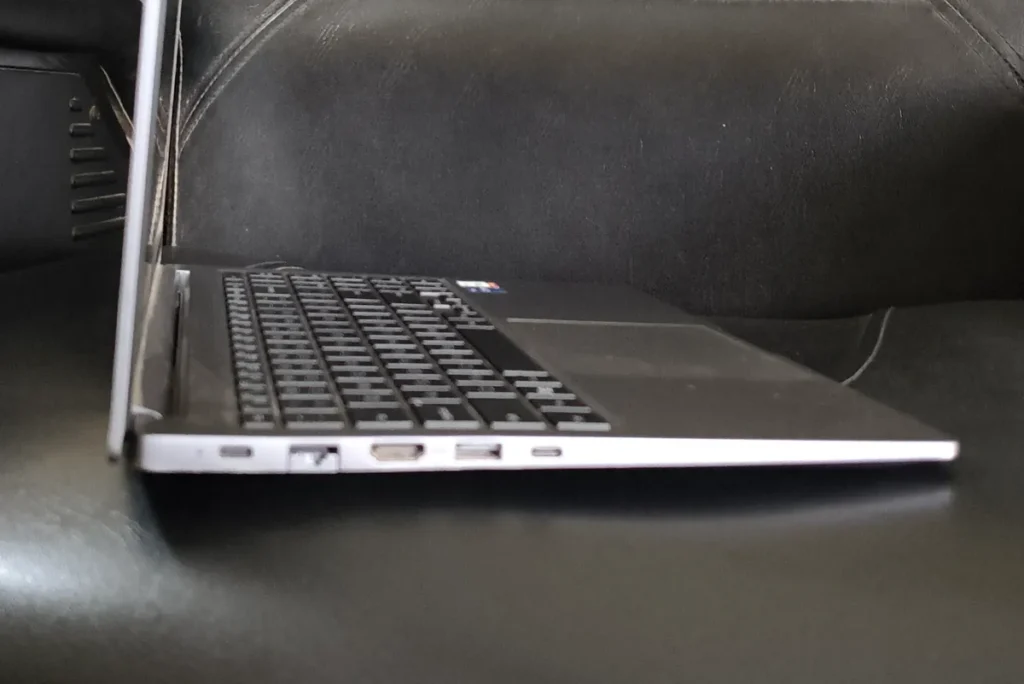 Galaxy Book4 Metal left side ports USB-C RJ45 LAN HDMI USB-A